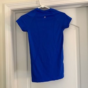 Lululemon blue top